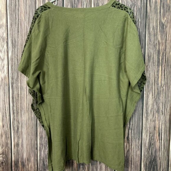 C LABEL Women’s OLIVE GREEN Cheetah Print Top - Picture 2 of 3